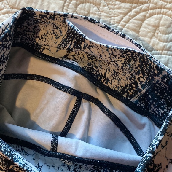 Lululemon Athletica Never Still Crop Leggings - Picture 5 of 7